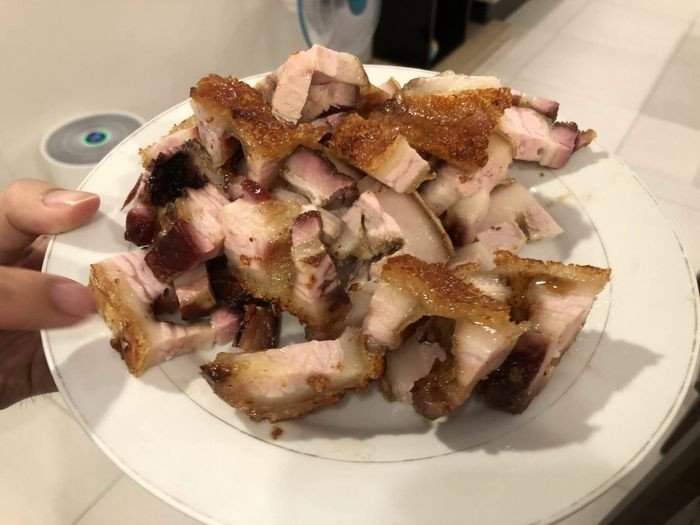 Ổ bánh mì đầy ắp nguyên liệu hấp dẫn của Lò Bánh Mì A Nhiêu 2, điểm đến của người sành ăn bánh mì quận 8