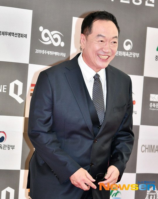 Park Sang Myun, diễn viên gạo cội Vua Bánh Mì, giữ ngoại hình không đổi sau một thập kỷ.