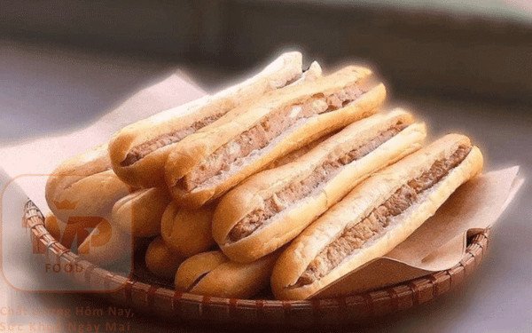 Pate gan heo truyền thống, nhân bánh mì que thơm béo