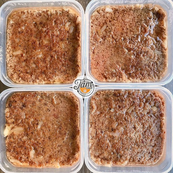 Pate gói cẩn thận cho món bánh mì cột đèn