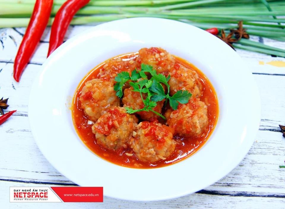 Pha chế gia vị ướp thịt nướng bánh mì