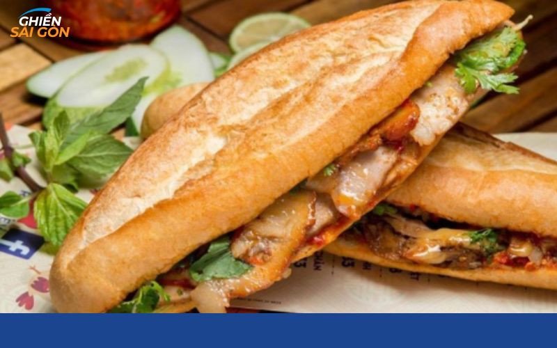 Phần nhân phong phú của bánh mì Mỹ Phụng tại Tân Phú