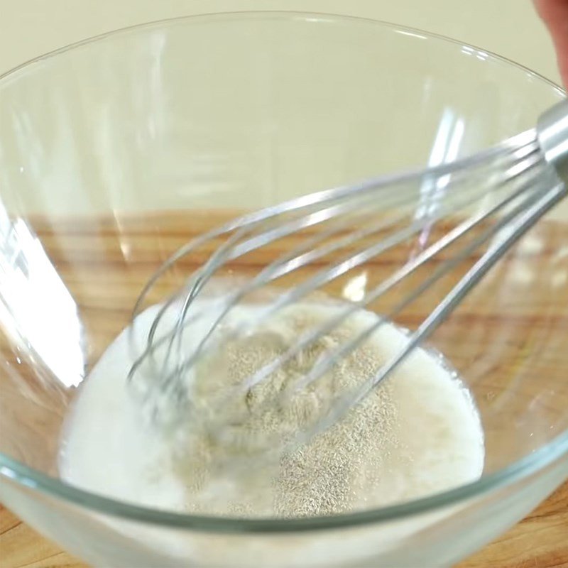 Quá trình kích hoạt men nở, bước đầu quan trọng làm bánh mì cho sandwich trứng