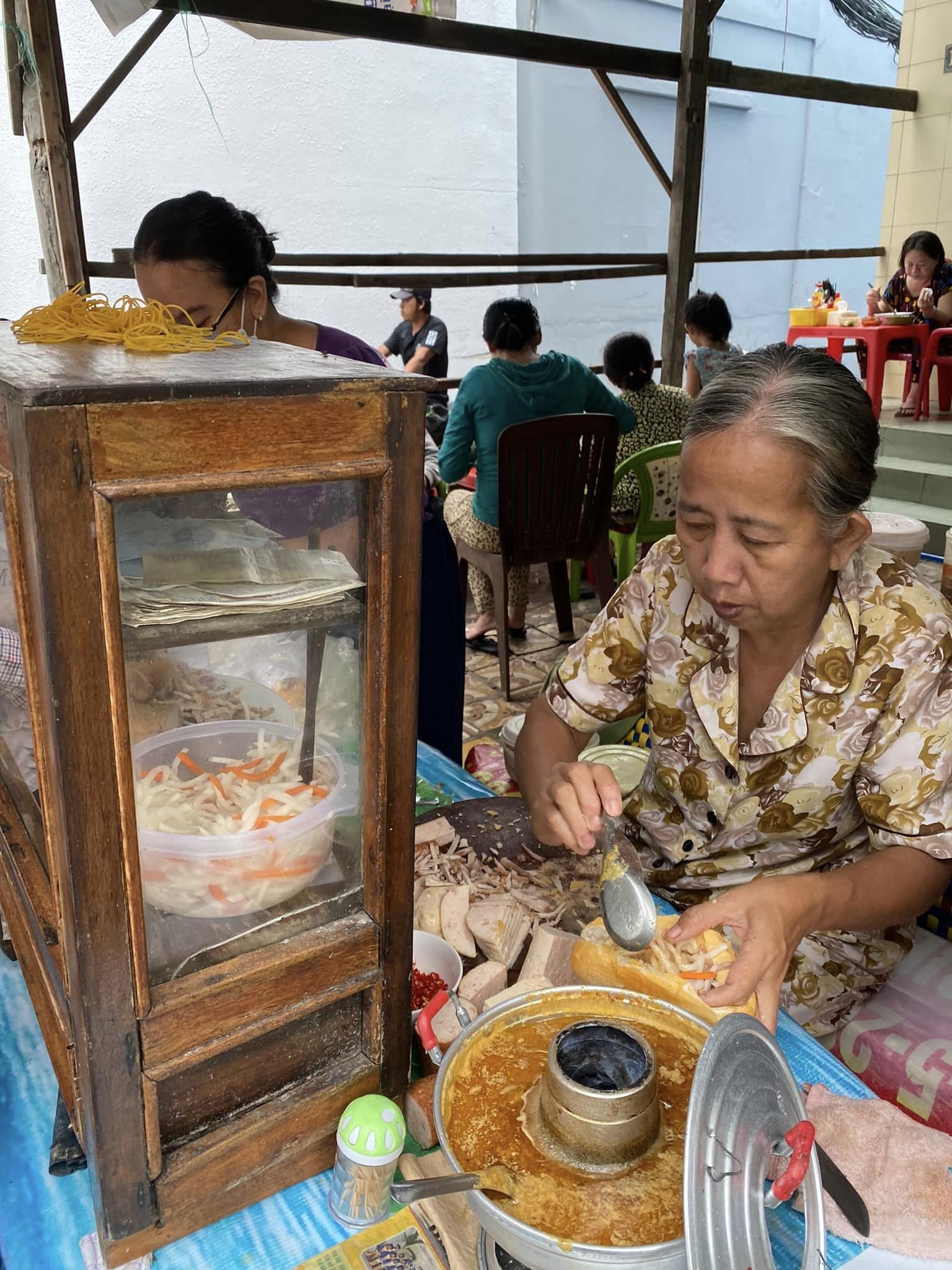 Quầy bán bánh mì Cô Mai Phú Quốc