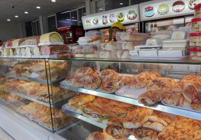 Quầy bánh mì Ngon Nhất Bakery đa dạng các loại bánh hấp dẫn
