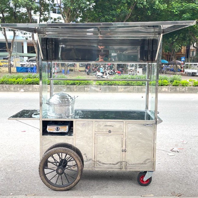 Quầy bánh mì xôi di động trang bị bàn chế biến, chõ hấp và tủ đồ tiện dụng cho việc kinh doanh