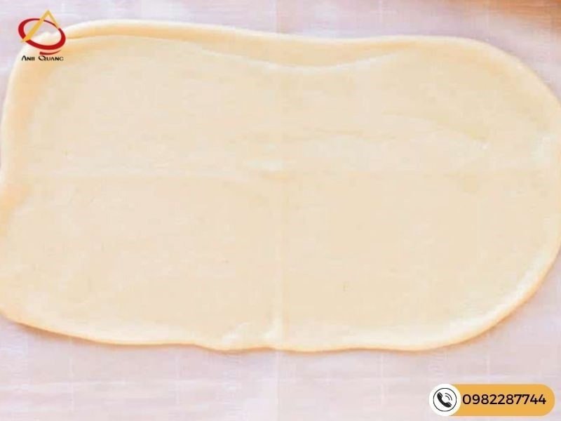 Quét dầu mỏng và ủ bột trong khoảng 30 phút