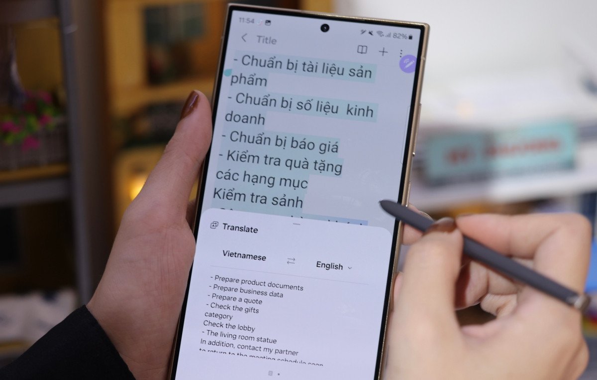 Samsung Notes với tính năng AI hỗ trợ chuyển đổi chữ viết tay, định dạng và tóm tắt nội dung, biến cuốn sổ tay thành công cụ thông minh cho người dùng muốn ghi lại công thức bánh mì chuyển ngữ