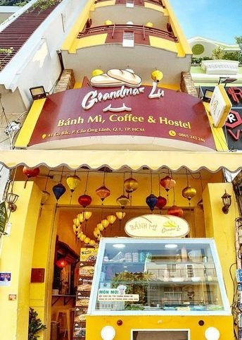 Sản phẩm bánh mì Grandma Lu với bao bì thân thiện môi trường, nhấn mạnh cam kết chất lượng và bảo vệ môi trường của bánh mì Thu Hương.