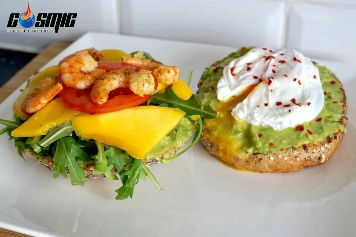 Sandwich bơ trứng và tôm xoài tươi ngon