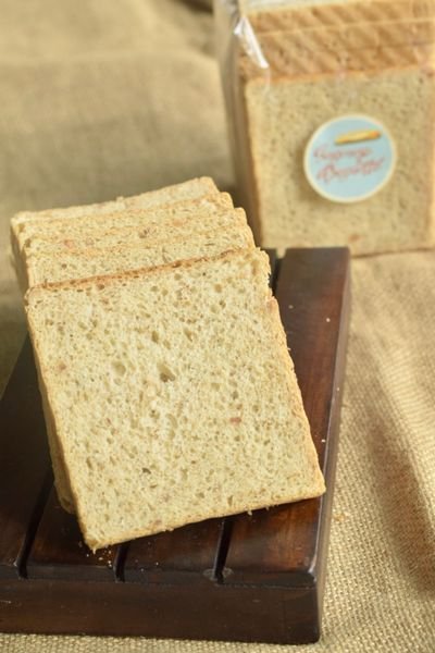 Sandwich Cám Hạnh Nhân 3 Sandwich Cám Hạnh Nhân