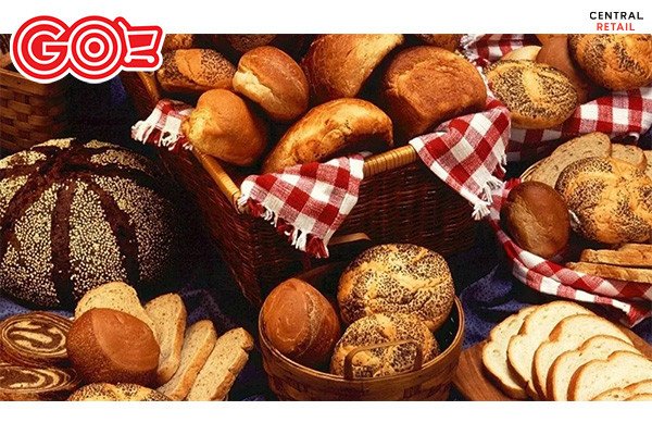 Sự đa dạng của các loại bánh mì tươi tại quầy bánh Big C