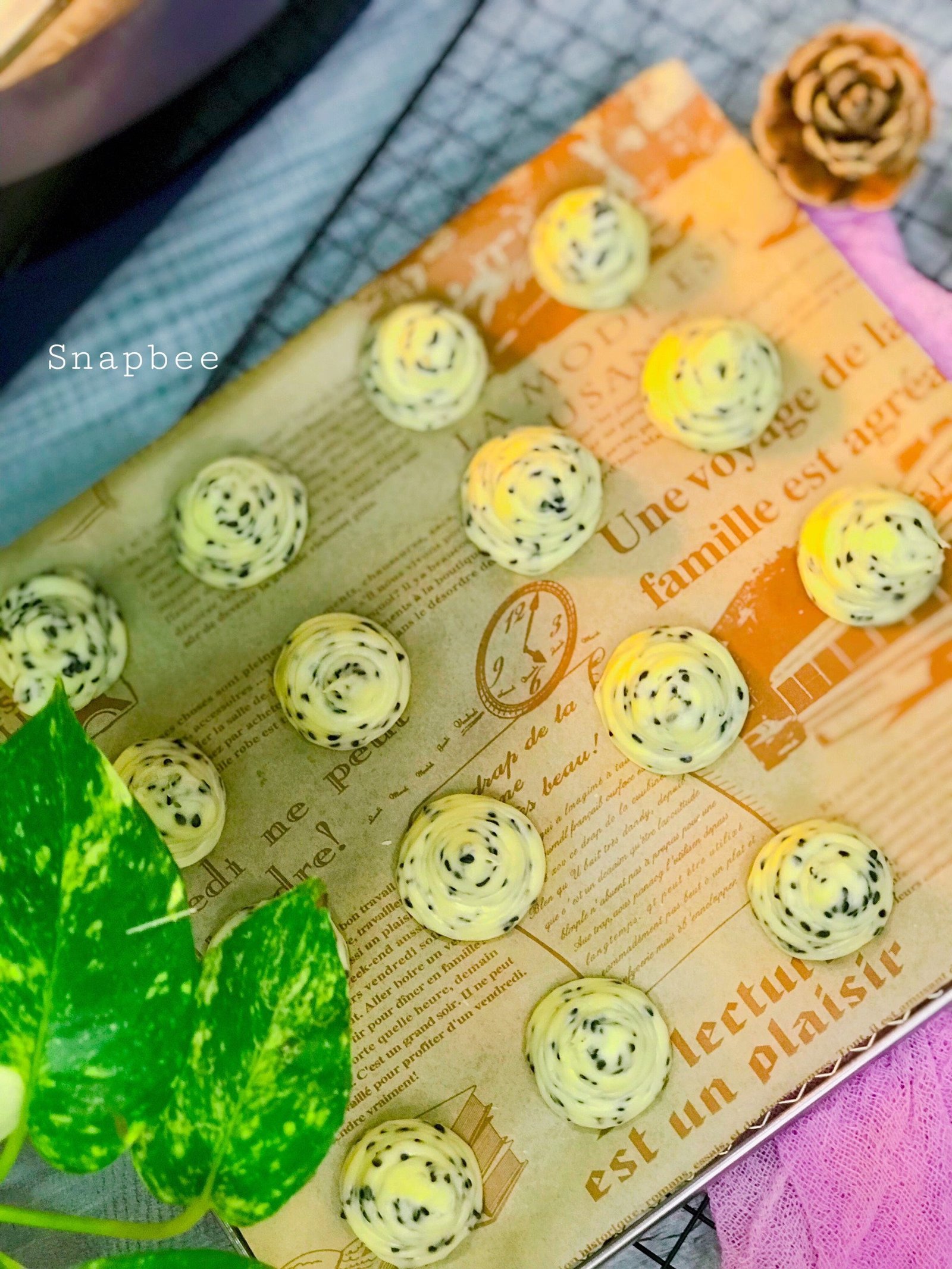 Tạo hình khối bột bánh mì mochi mè đen tròn đều