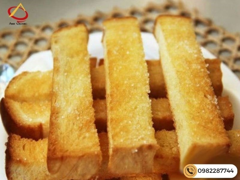 Thành phẩm bánh mì ngào đường không cần bơ giòn tan