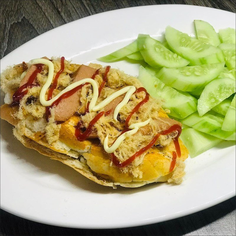 Thành phẩm bánh mì nướng muối ớt Đà Nẵng vàng óng, hấp dẫn