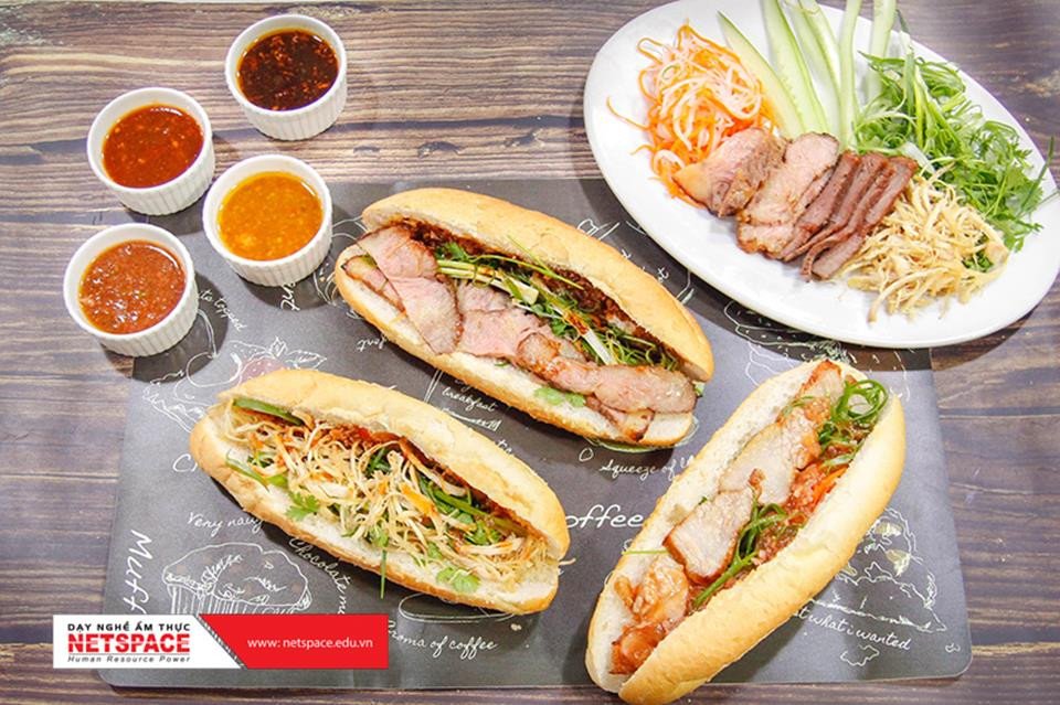 Thành phẩm bánh mì thịt nướng hấp dẫn sau khi học