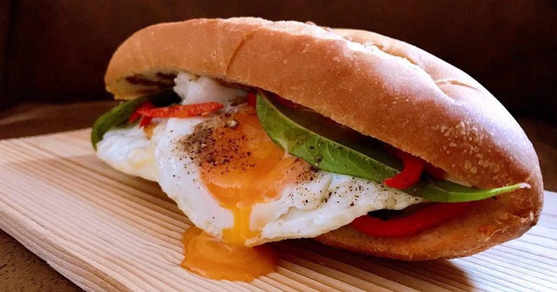 Thành phần dinh dưỡng bánh mì sốt dầu trứng
