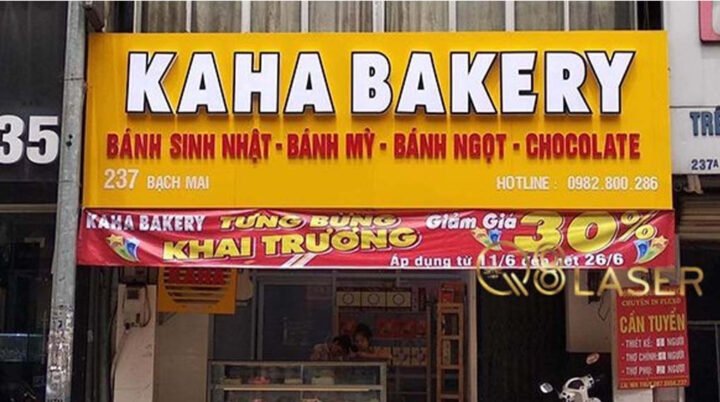 Thiết kế tiệm bánh mì với không gian bên trong ấm cúng và bảng hiệu