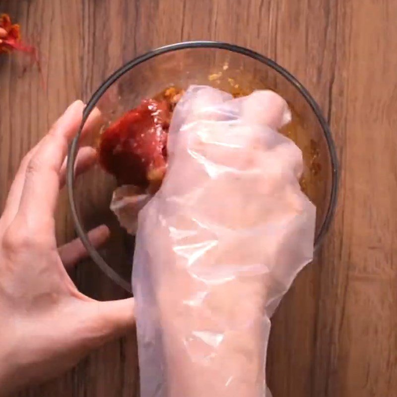 Thịt bò tươi đã được sơ chế và ướp gia vị