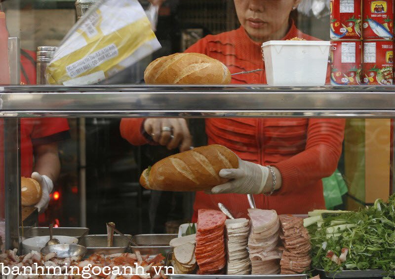 Thịt xá xíu được tẩm ướp công phu, nguyên liệu chính cho bánh mì xá xíu Ngọc Anh.