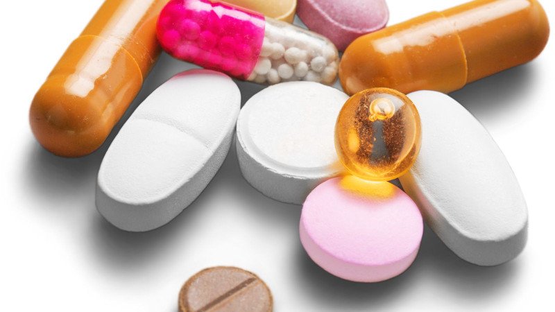 Thuốc điều trị mỡ máu cao và chế độ ăn uống, bao gồm lựa chọn bánh mì phù hợp