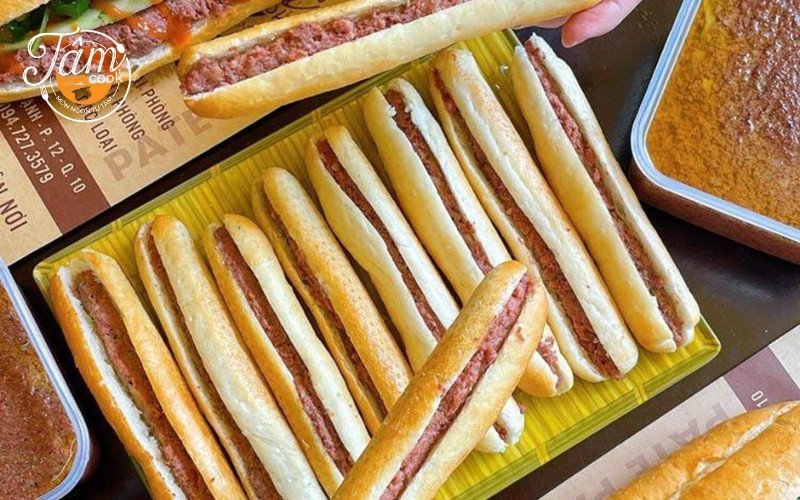 Thưởng thức bánh mì Hải Phòng đúng cách để không lo tăng cân và kiểm soát calo
