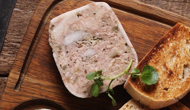 Thưởng thức pate bánh mì, bạn còn bổ sung selen và vitamin B2, những vi chất quan trọng cho cơ thể