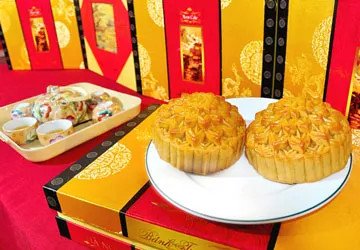 Tiệm Bánh Mì Hà Nội Nguyễn Thiện Thuật, địa chỉ 83-85 Quận 3, với sản phẩm truyền thống và bánh mì chất lượng cao.