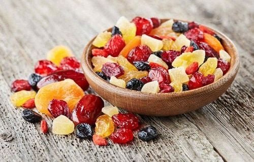 Trái cây sấy khô có thể chứa hàm lượng đường cao, gây tăng cân nếu không kiểm soát