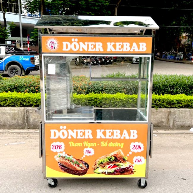 Tủ bánh mì 1m2 với mái ngói độc đáo và lò nướng tiện dụng