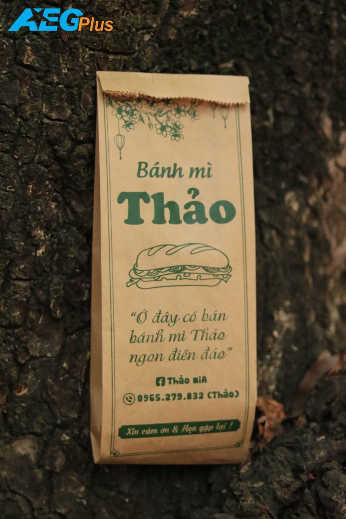 Túi bánh mì kraft có in logo màu xanh nổi bật