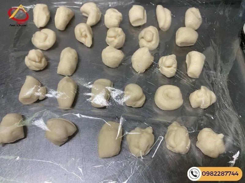 Ủ bột lần 1 cho bánh mì mini