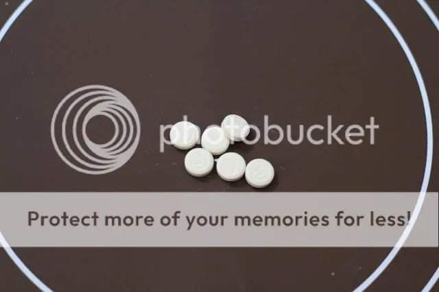 Viên Vitamin C100 hỗ trợ cấu trúc ruột bánh mì, giúp 9 ổ bánh mì trở nên xốp và nhẹ hơn.