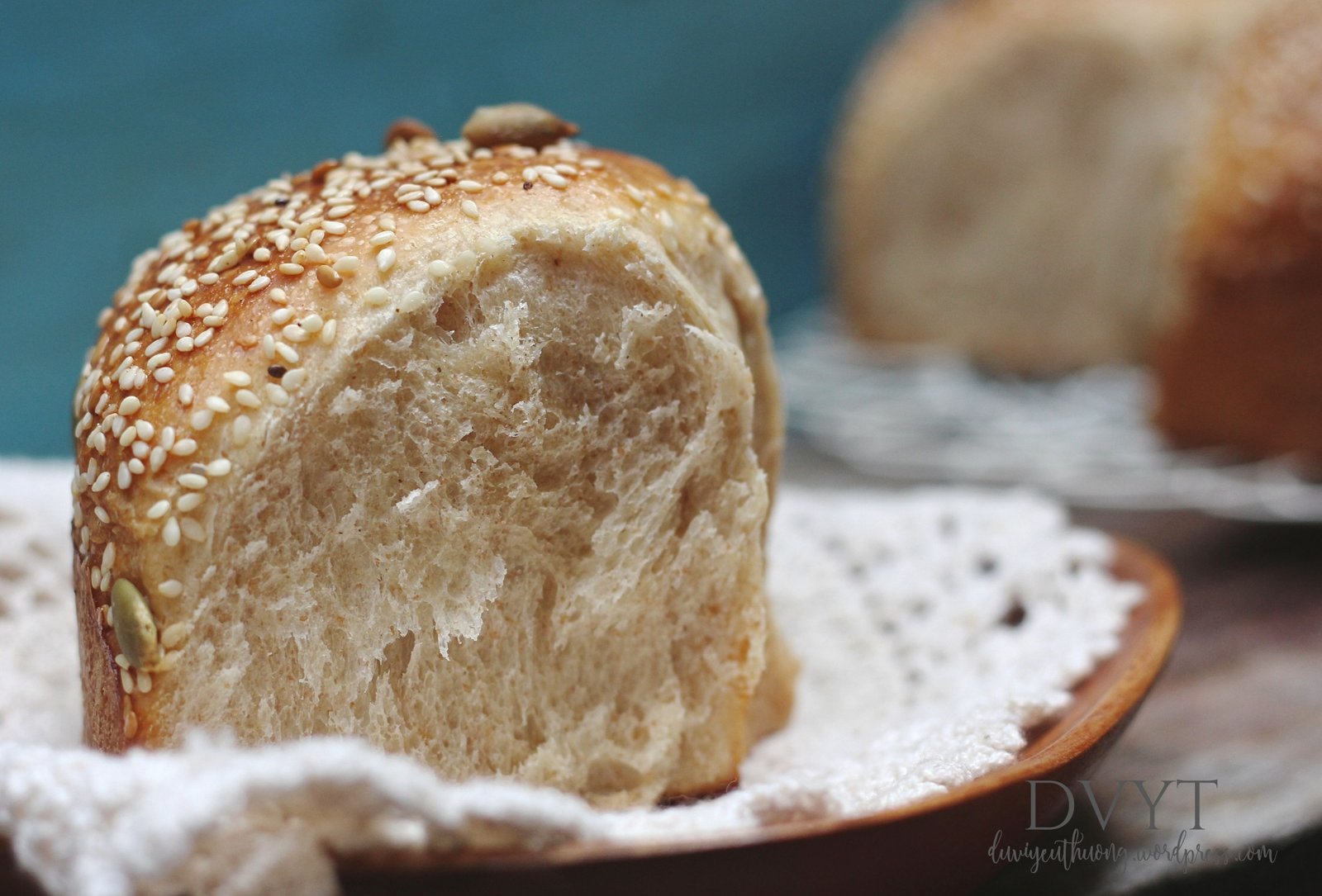 Khám Phá Bí Quyết Tự Làm Ổ Bánh Mì Sandwich Nguyên Cám Sourdough Thơm Ngon Tuyệt Hảo