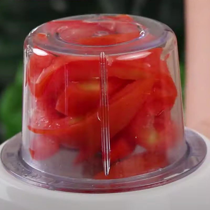 Xào sốt cà chua cho món bò sốt vang