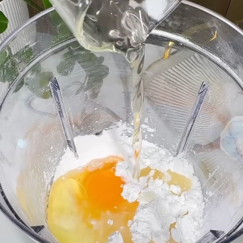 Xay nhuyễn hỗn hợp làm bánh mì phô mai dẻo bằng máy xay sinh tố