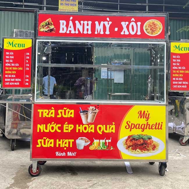 Xe xôi bánh mì vỉa hè tiện lợi và chuyên nghiệp