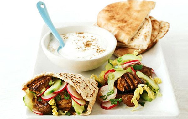 Xốt mayonnaise sánh mịn ăn kèm bánh mì Thổ Nhĩ Kỳ