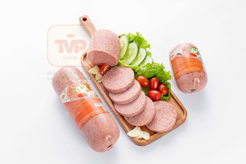 Xúc xích tỏi thơm lừng, bí quyết làm nhân bánh mì ngon khó cưỡng