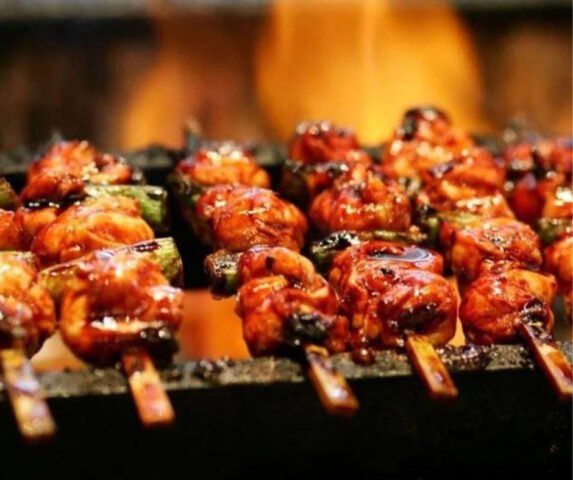 Bí Quyết Saigonese Baguette: Cách Ướp Thịt Nướng Ngon Chuẩn Vị