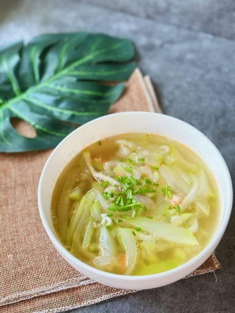 Bí quyết chọn kiểu cách cắt bí đao nấu canh đẹp và gọn