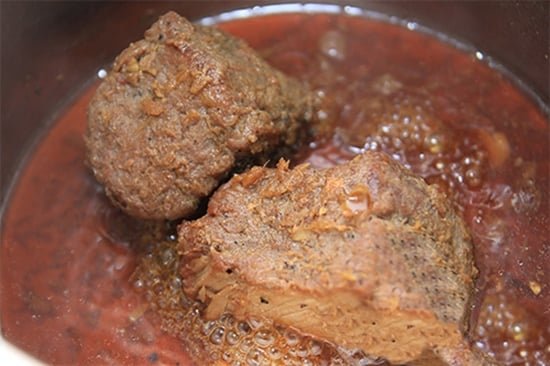 Quy Trình Chế Biến Món Bò Rim Kiểu Miền Trung Đậm Đà