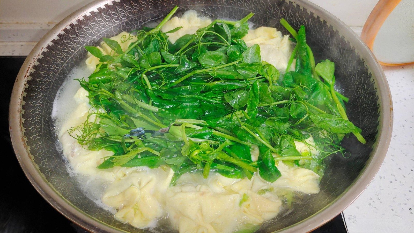 Bí Quyết Để Món Canh Rau Đậu Hà Lan Thêm Thơm Ngon