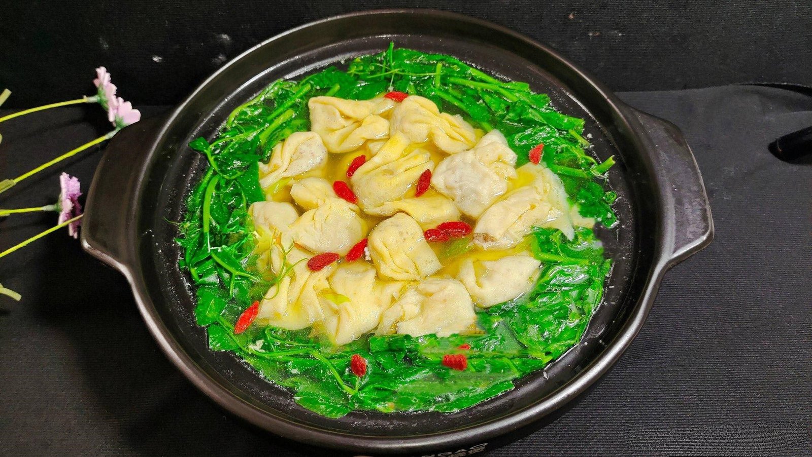 Chuẩn Bị Nguyên Liệu Cho Món Canh Rau Đậu Hà Lan