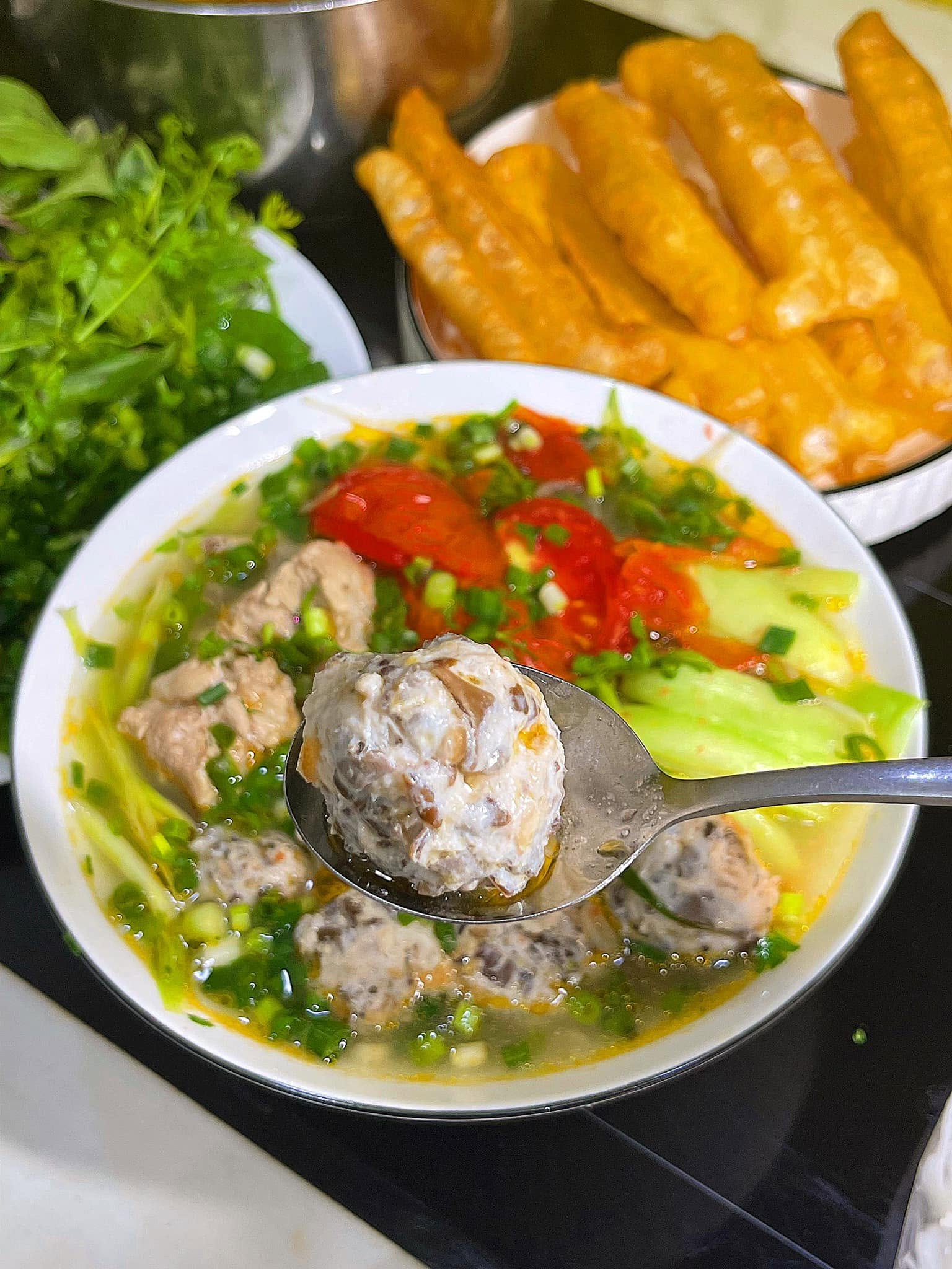 Chia sẻ cách làm mọc thịt lợn thơm ngon không bị bở hay khô 2 Cách làm mọc thịt lợn chuẩn vị giúp viên mọc săn chắc