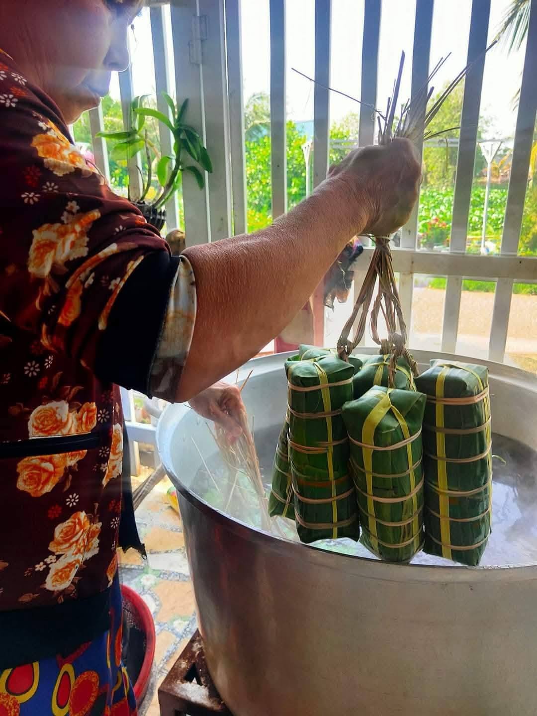 Cách nấu bánh tét bằng nồi áp suất tiết kiệm thời gian nhất