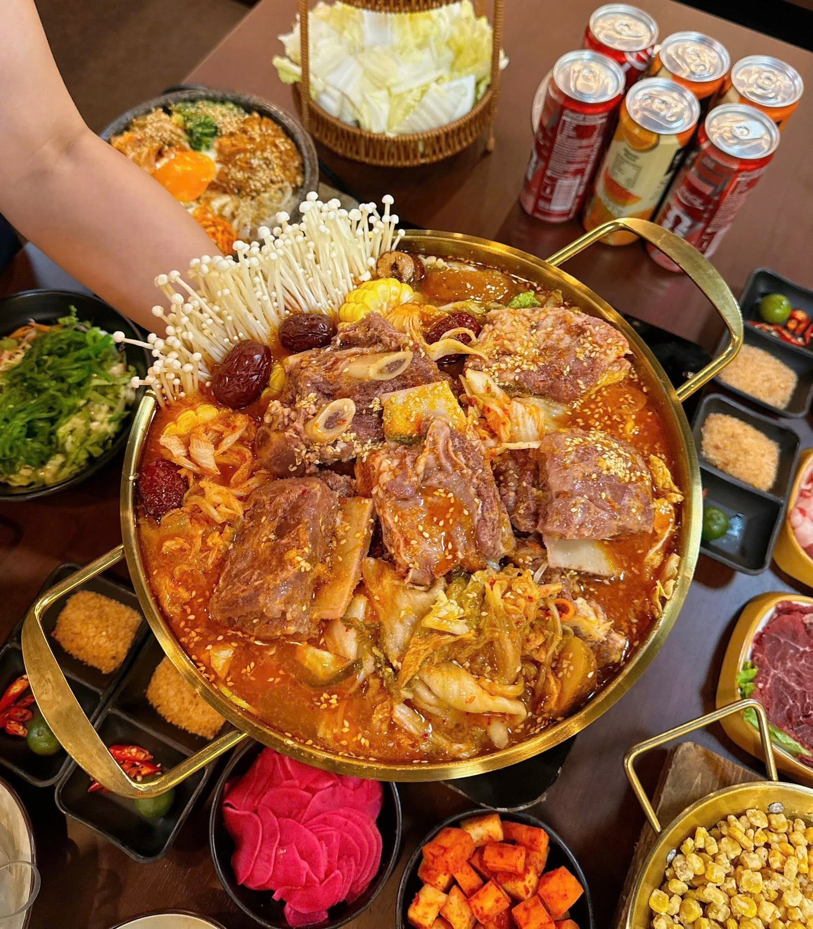 Cách nấu lẩu sườn bò thơm ngon đậm đà cho bữa sum họp 1 Cách nấu lẩu sườn bò thơm ngon đậm đà cho bữa sum họp