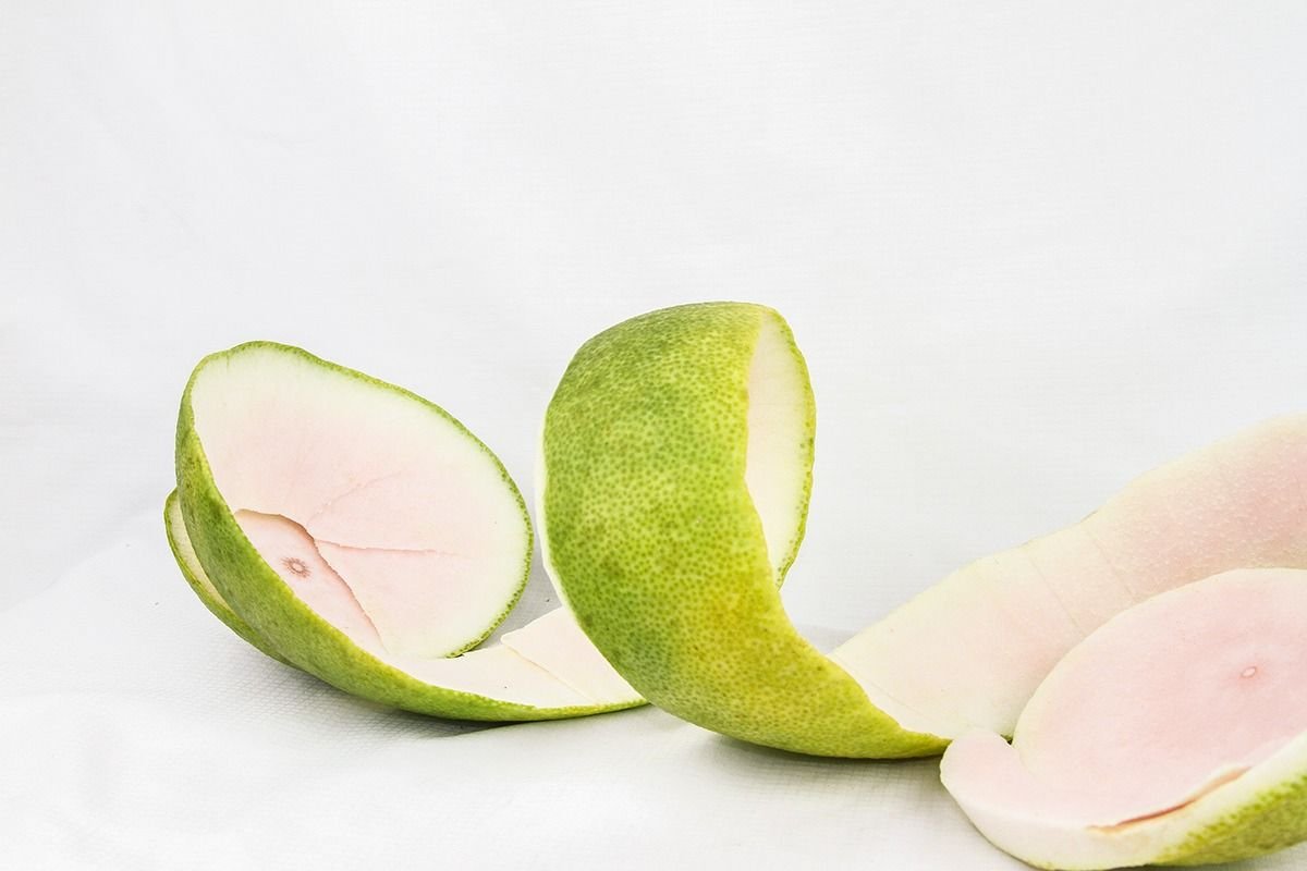Cách nấu vỏ bưởi để uống thơm dịu không bị đắng