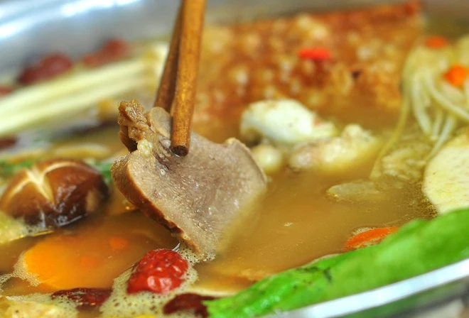 Hướng Dẫn Cách Nấu Lẩu Lưỡi Bò Chi Tiết Từng Bước