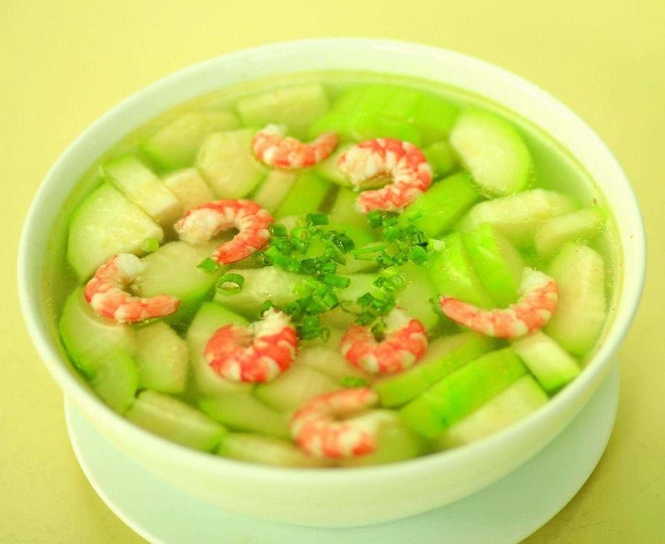 Thử đổi kiểu cách cắt bí đao nấu canh để món ăn bắt mắt hơn